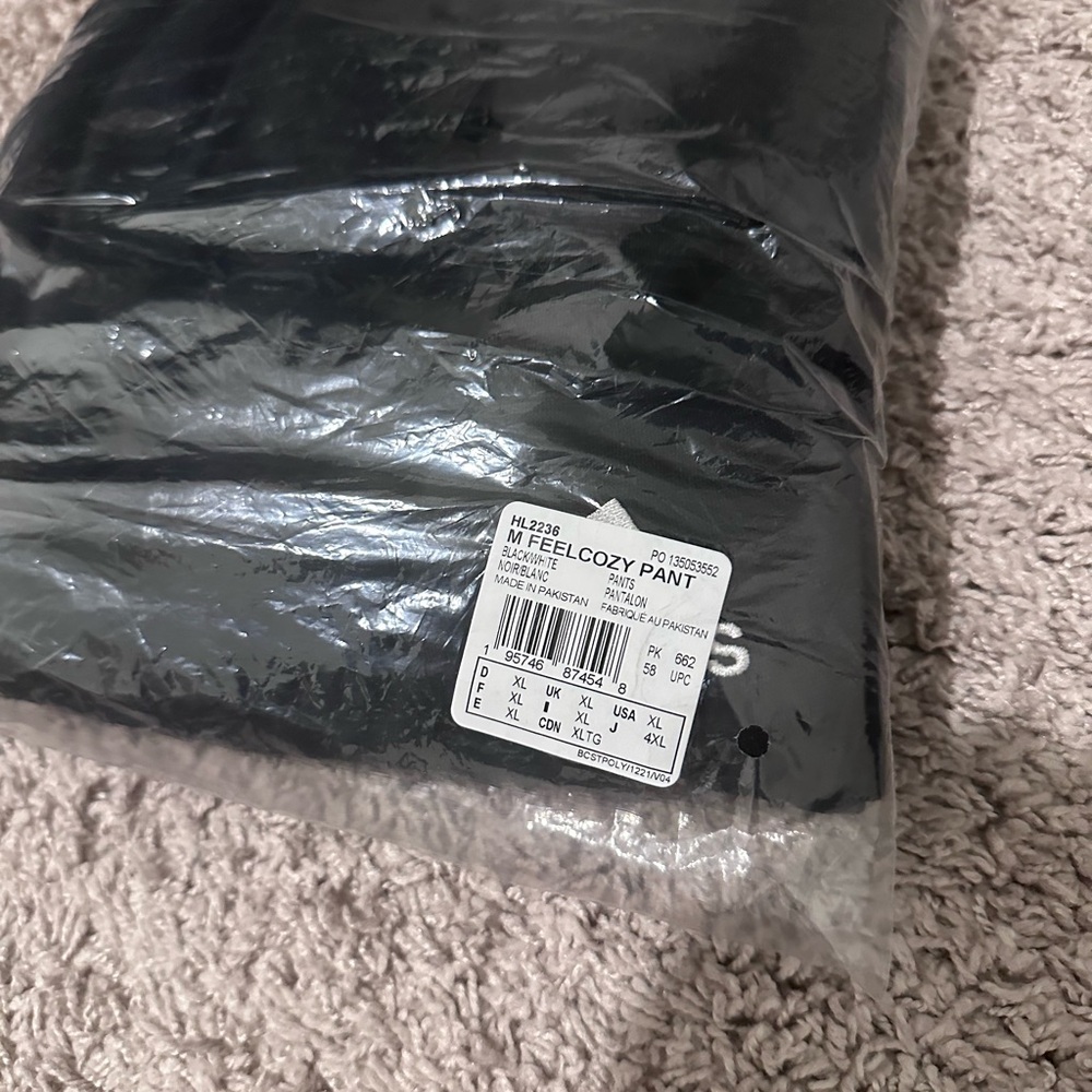 Adidas Men’s Cozy Pant XL Black Sweatpants - Picture 6 of 6
